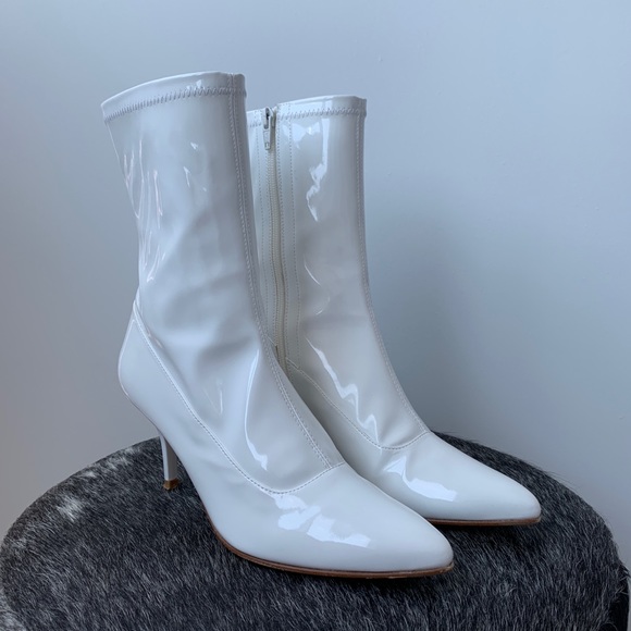 stuart weitzman clingy